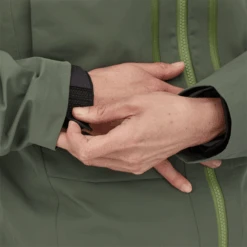 Patagonia Swiftcurrent Wading Jacket - Women's 17 Patagonia Swiftcurrent Wading Jacket - Women's -Professional Fishing Equipment Store 1332460 800 auto