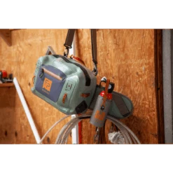 Fishpond Thunderhead Bear Spray Holder 11 Fishpond Thunderhead Bear Spray Holder -Professional Fishing Equipment Store 946988 800 auto